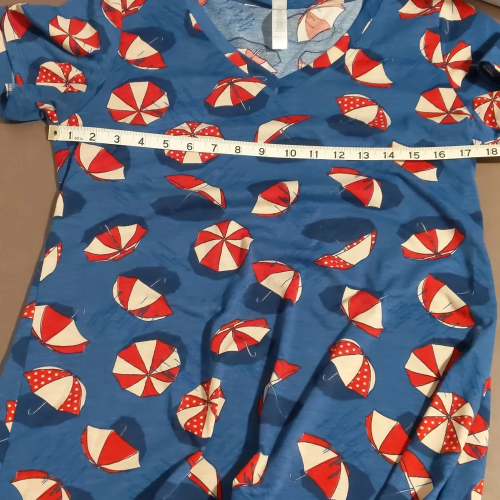 LuLaRoe Classic T Womens Umbrella Design Blue Red White Top Size Small - Picture 6 of 7